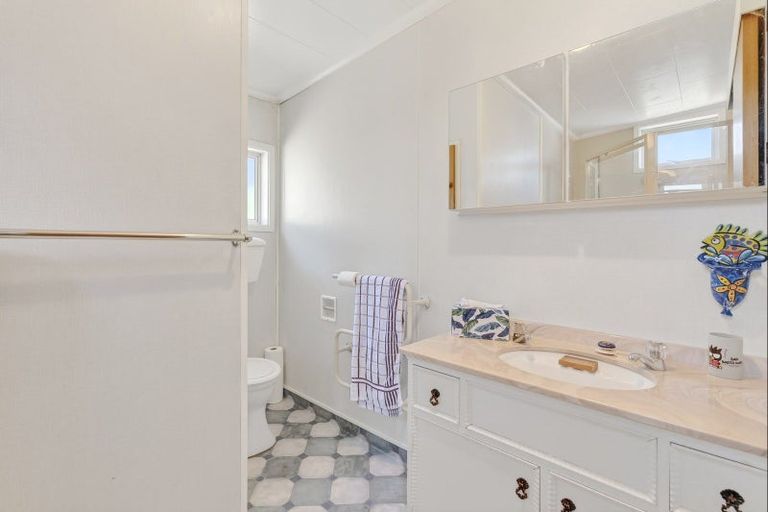 Photo of property in 121 Tenby Street, Wanaka, 9305