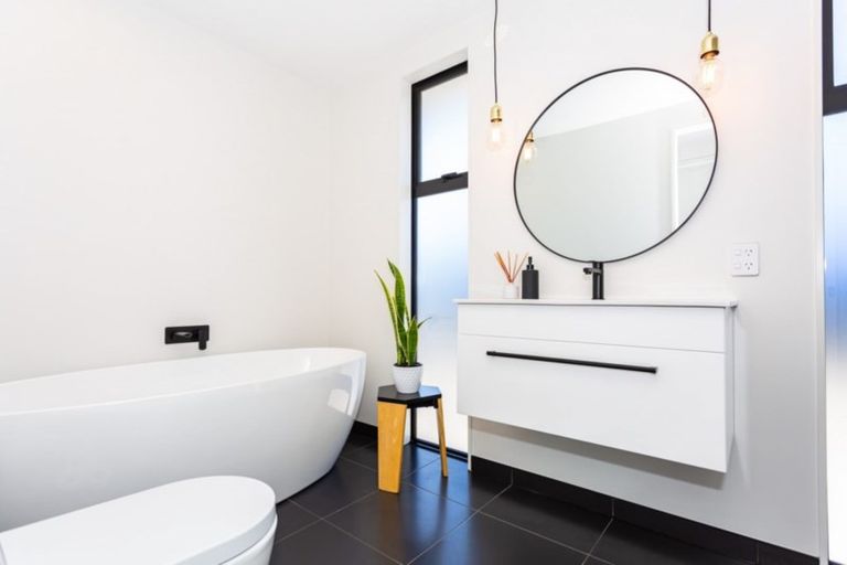 Photo of property in 37 Roys Street, Marshland, Christchurch, 8083