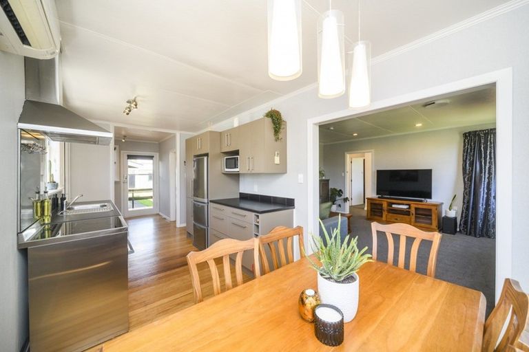 Photo of property in 19 Montgomery Street, Feilding, 4702
