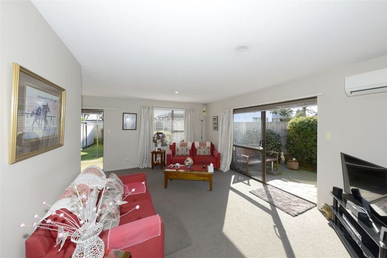 Photo of property in 2/62 Steadman Road, Broomfield, Christchurch, 8042