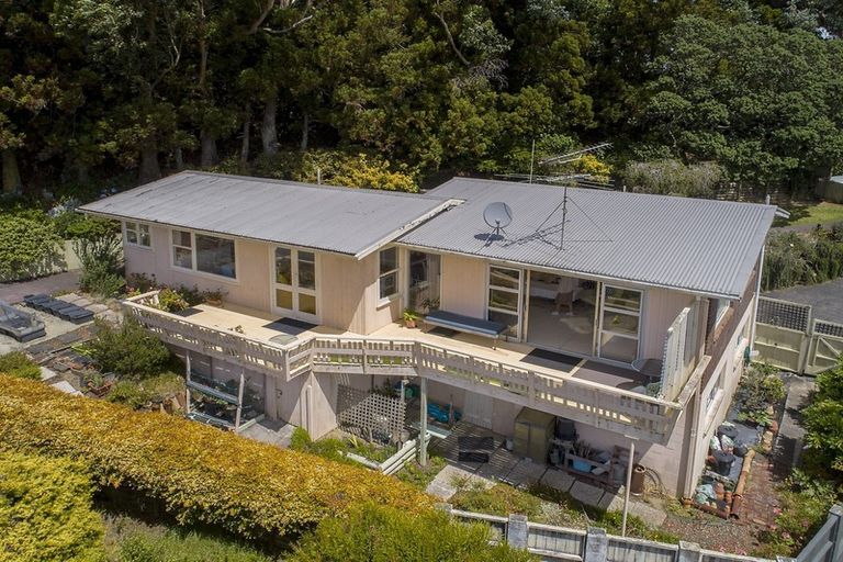Photo of property in 236 Whangaparaoa Road, Red Beach, 0932