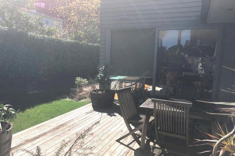 Photo of property in 11a Lomond Street, Takapuna, Auckland, 0622