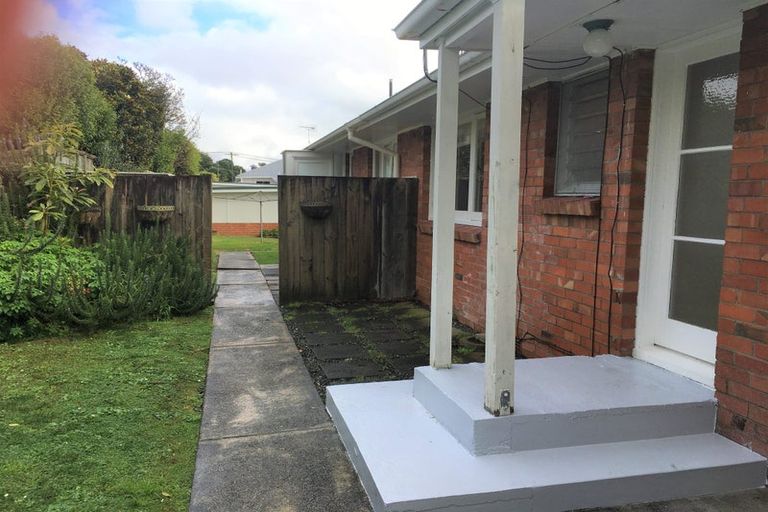 Photo of property in 1/10a Fenwick Avenue, Milford, Auckland, 0620