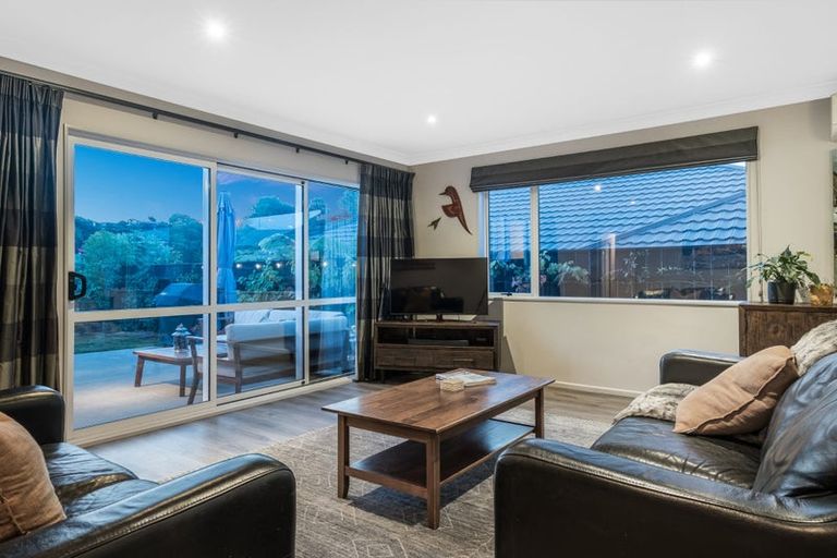 Photo of property in 6 Spritsail Place, Whitby, Porirua, 5024