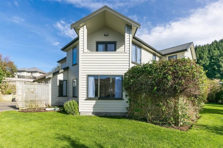 Photo of property in 44 Furlong Crescent, Churton Park, Wellington, 6037