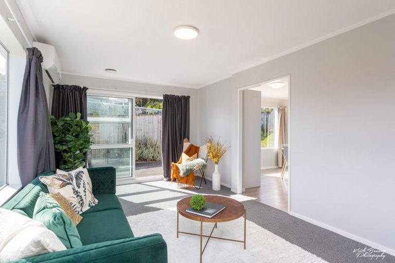 Photo of property in 118 Norana Road, Timberlea, Upper Hutt, 5018