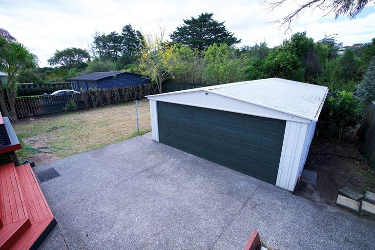 Photo of property in 12 Lucinda Place, Glen Eden, Auckland, 0602