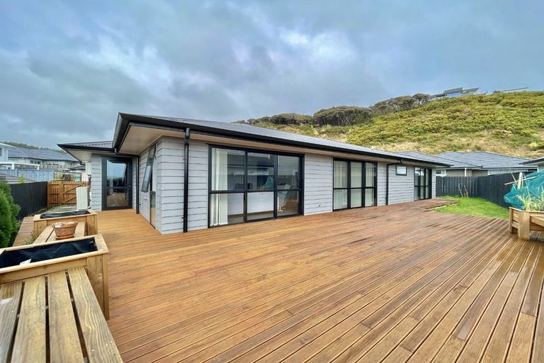 Photo of property in 12 Schooner Drive, Whitby, Porirua, 5024