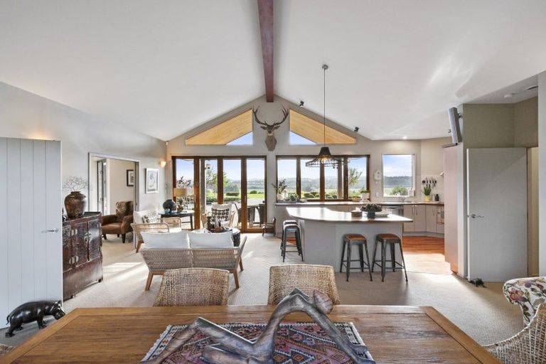 Photo of property in 70 Kakariki Road, Marton, 4787