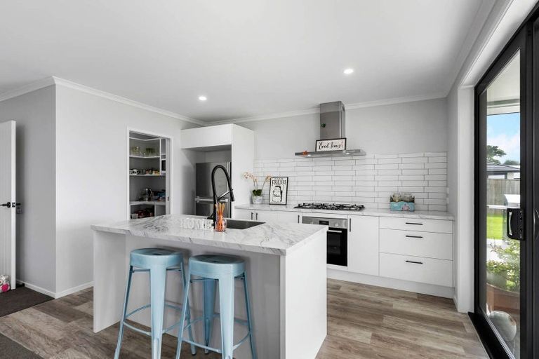 Photo of property in 28 Kerr Crescent, Patumahoe, 2679