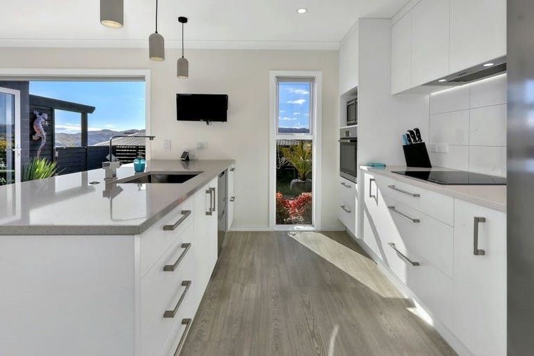 Photo of property in 146 Endeavour Drive, Whitby, Porirua, 5024