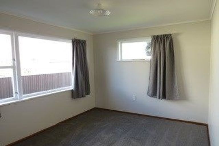 Photo of property in 16 Cornwall Street, Levin, 5510