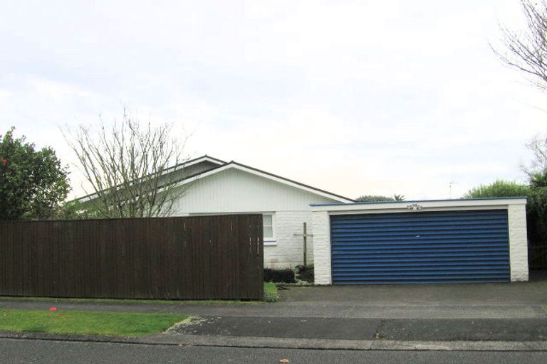 Photo of property in 1 Marnane Terrace, St Andrews, Hamilton, 3200