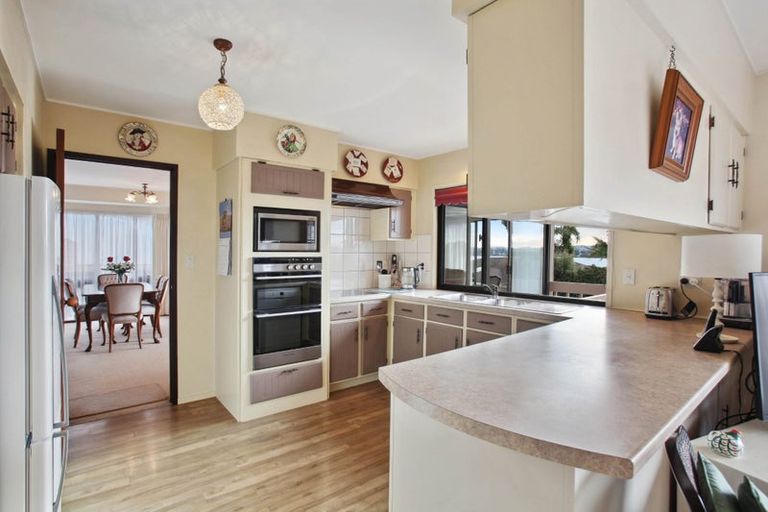 Photo of property in 5 Essington Place, Half Moon Bay, Auckland, 2012