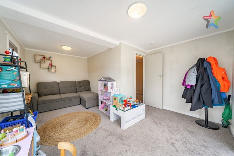 Photo of property in 11 Manor Drive, Stokes Valley, Lower Hutt, 5019
