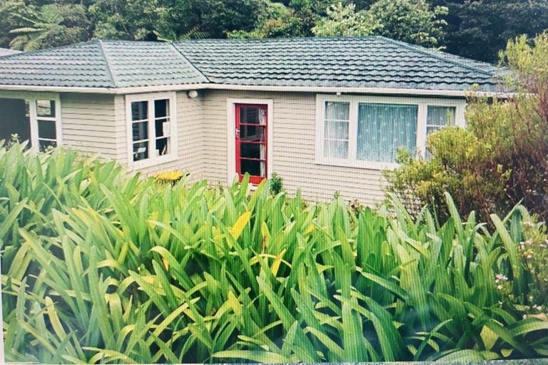 Photo of property in 36 Lyndhurst Road, Tawa, Wellington, 5028