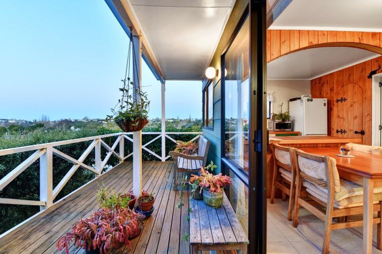 Photo of property in 12b Polkinghorne Drive, Manly, Whangaparaoa, 0930