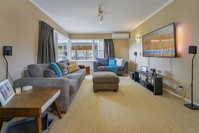 Photo of property in 18 La Perouse Street, Botany Downs, Auckland, 2010