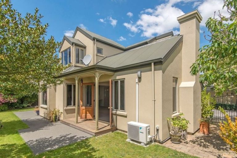 Photo of property in 120 Springfield Road, St Albans, Christchurch, 8014