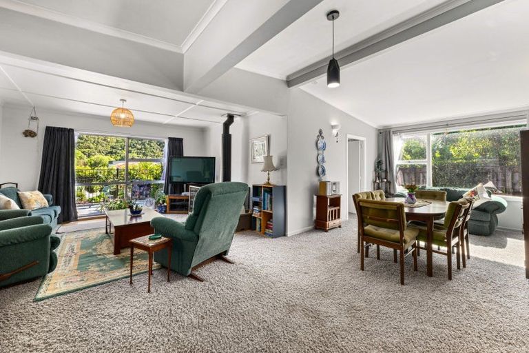 Photo of property in 24 Beach Road, Waikawa, Picton, 7220