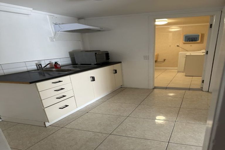 Photo of property in 113 Akaroa Drive, Maupuia, Wellington, 6022