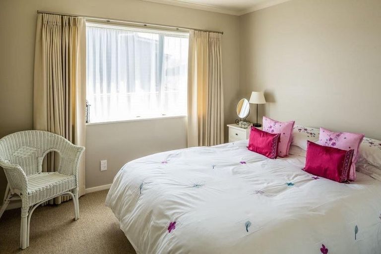 Photo of property in 37 Saint Ives Drive, Camborne, Porirua, 5026