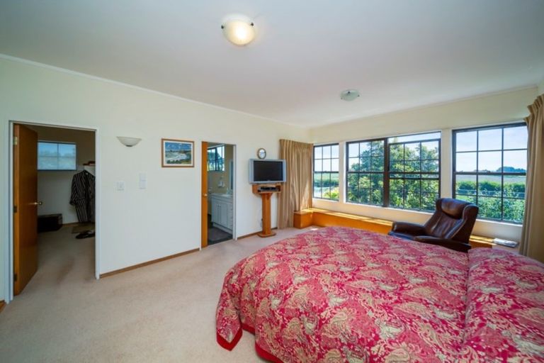 Photo of property in 335 Waihi Road, Hawera, 4673