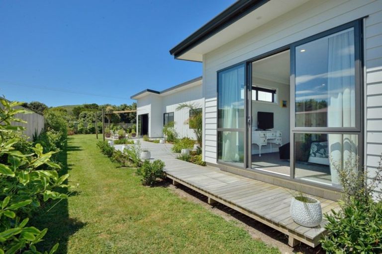 Photo of property in 28 Hamilton Drive, Wainui, Gisborne, 4010
