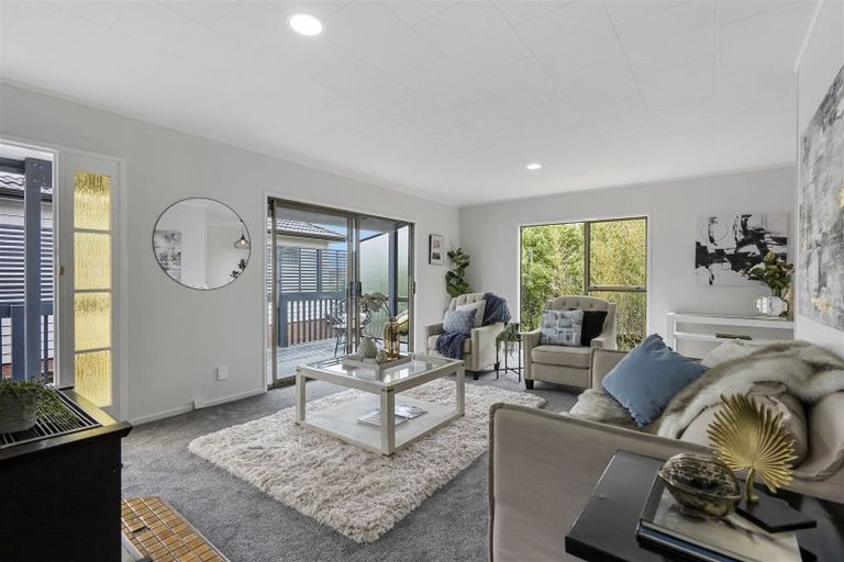 Photo of property in 70 Hutchinsons Road, Bucklands Beach, Auckland, 2014