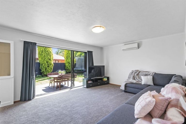 Photo of property in 12 Thornhill Place, Sockburn, Christchurch, 8042