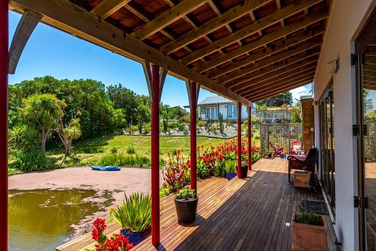 Photo of property in 106 Paetawa Road, Peka Peka, Waikanae, 5391