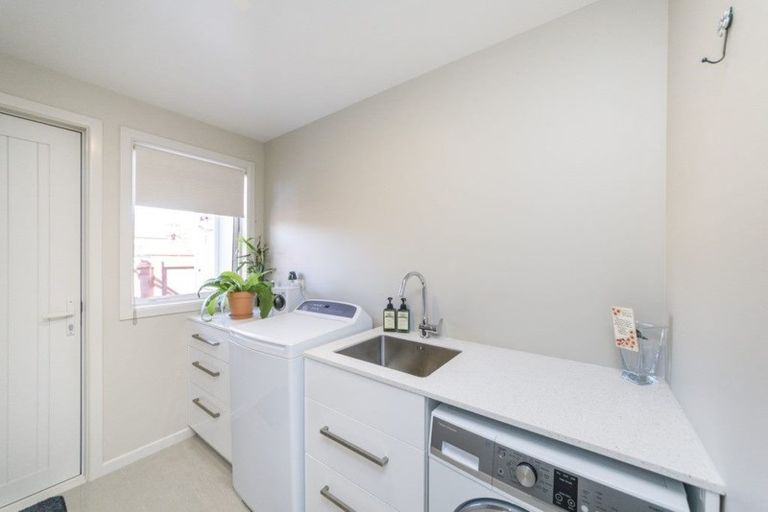 Photo of property in 3 Newmarket Lane, Awapuni, Palmerston North, 4412