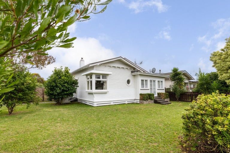 Photo of property in 701 Avenue Road West, Saint Leonards, Hastings, 4120