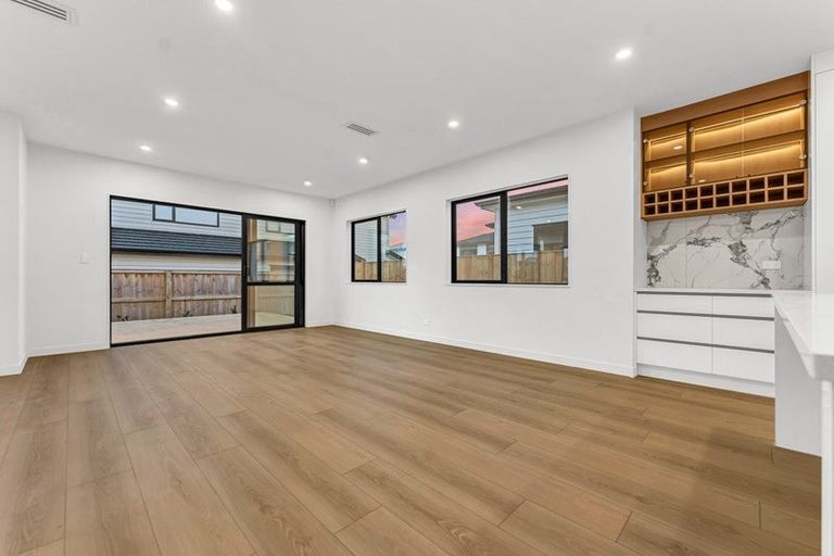 Photo of property in 14 Gertrude Cole Road, Clarks Beach, 2122