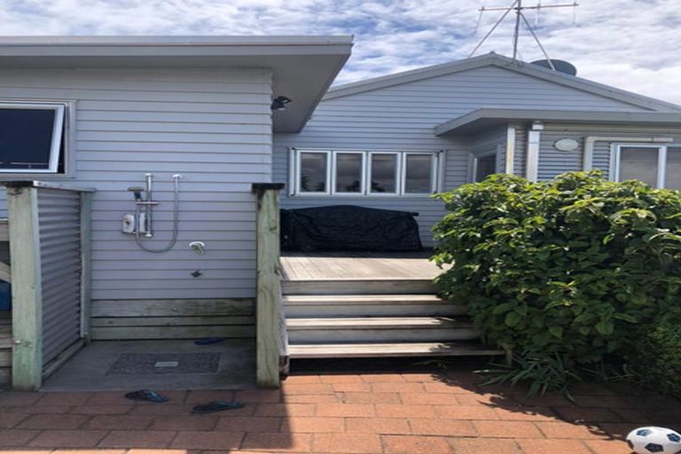 Photo of property in 21 Arden Place, Oakura, 4314