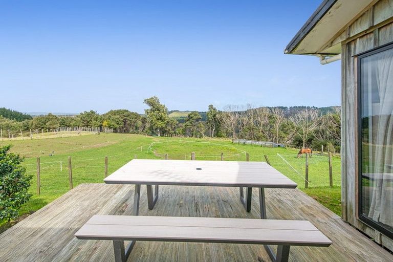 Photo of property in 211 Wilson Road, South Head, Helensville, 0874