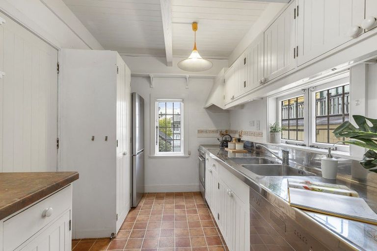 Photo of property in 242b Tinakori Road, Thorndon, Wellington, 6011