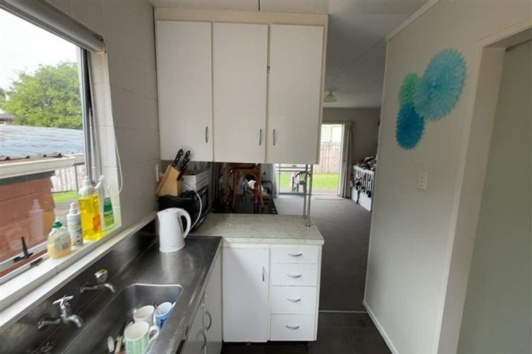 Photo of property in 31 Cumberland Street, Merrilands, New Plymouth, 4312