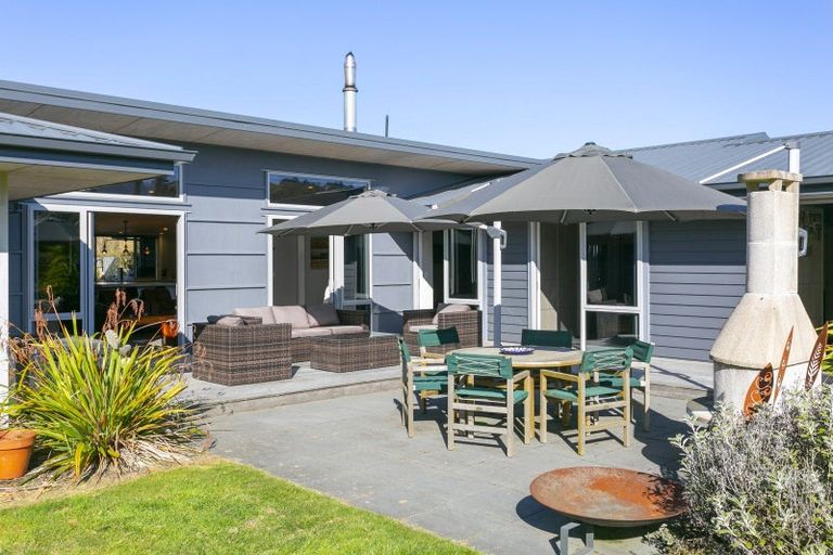 Photo of property in 54 Dalmore Way, Acacia Bay, Taupo, 3385
