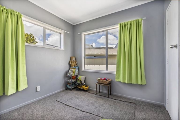 Photo of property in 5 Sunlands Drive, Manurewa, Auckland, 2102