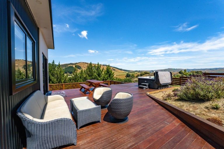 Photo of property in 17 Kingsgate Lane, Waihola, Milton, 9073