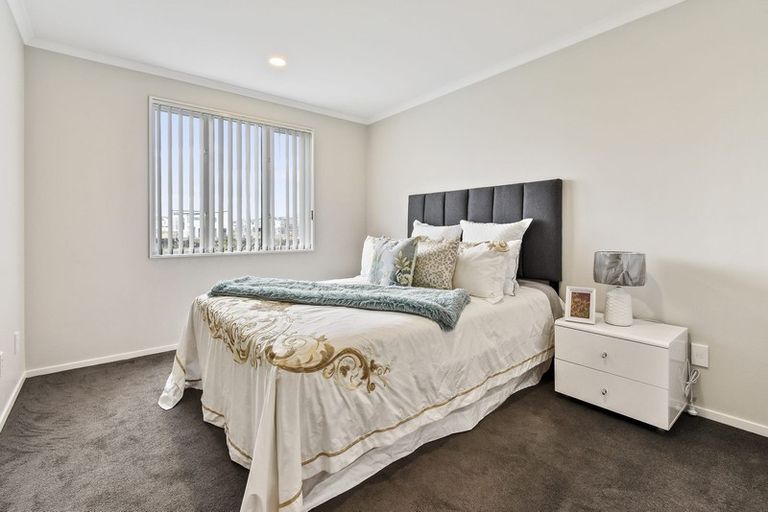 Photo of property in 12 Saddleback Crescent, Papakura, 2110