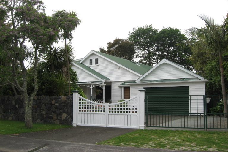 Photo of property in 67 The Circle, Manly, Whangaparaoa, 0930