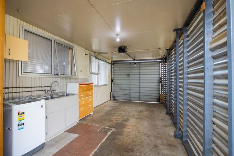 Photo of property in 27 High Street East, Waitara, 4320