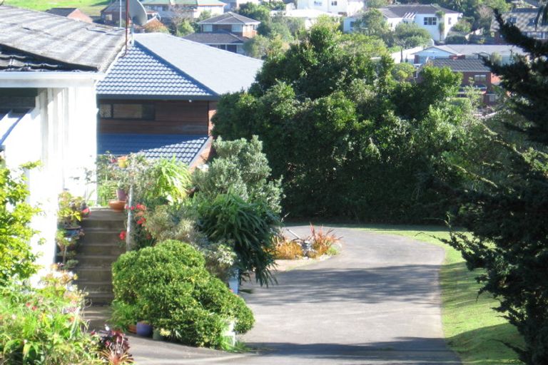 Photo of property in 2/454 East Coast Road, Windsor Park, Auckland, 0630