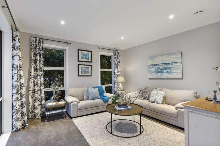 Photo of property in 8 Verley Rise, East Tamaki Heights, Auckland, 2016