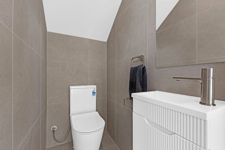 Photo of property in 8 Gardiner Grove, Mangere East, Auckland, 2024