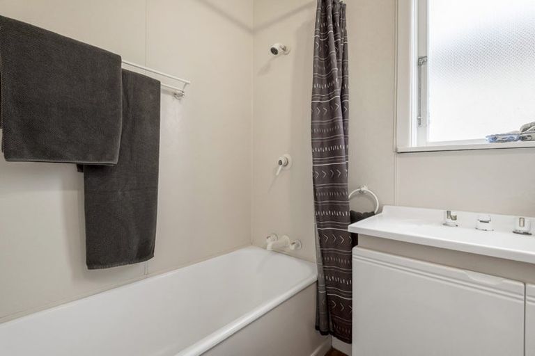 Photo of property in 10 Japonica Drive, Beach Haven, Auckland, 0626