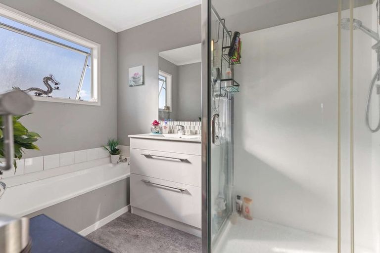 Photo of property in 19a Pohutukawa Drive, Owhata, Rotorua, 3010