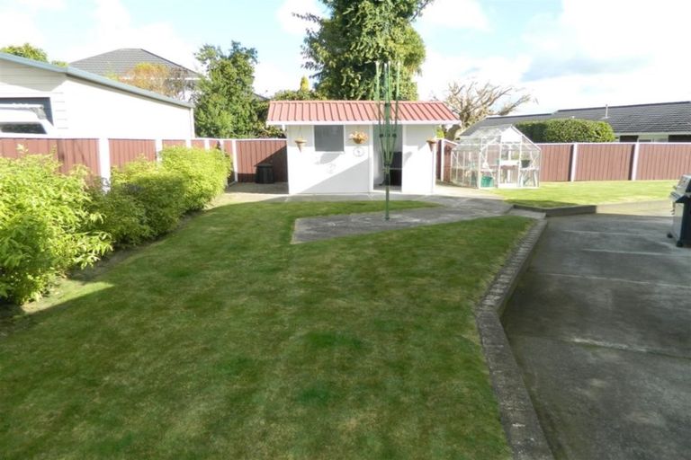 Photo of property in 10 Webb Avenue, Levin, 5510